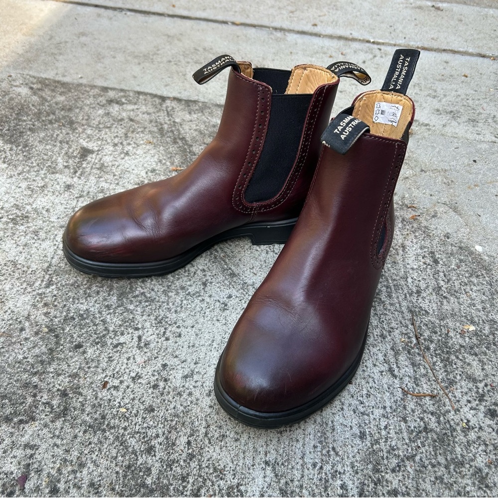 Blundstone Boots, Burgundy Leather, Women’s 10